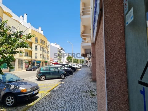 Loja em Sines, Sines