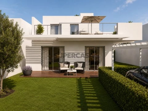 Moradia T4 com jardim em condomínio com piscina comum, Azeitão 1