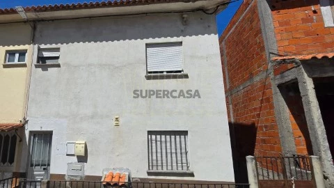 Moradia T3 em Corgas, Sandomil, Seia