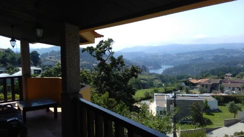 Moradia em Souselo, Cinfães -Varanda com Vista