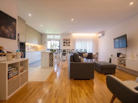 T2 set back in Fânzeres - Living room/kitchen open space