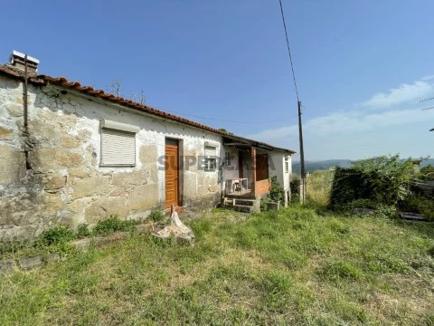 Moradia em pedra para venda, Verdoejo, Valença