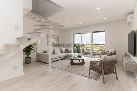Apartamento T3 Duplex | garagem para 2 carros | 44 m² na cobertura em Paio Pires, Seixal