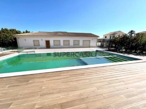 Huis 6 kamers Op Urbanização Cerro Azul, Quelfes, Olhão