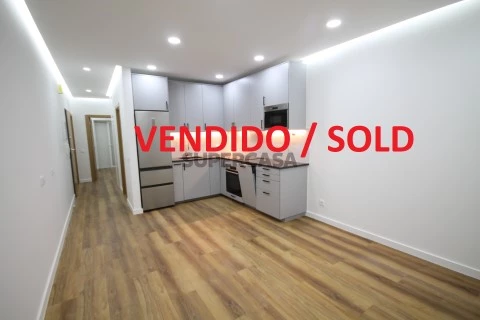 Apartamento T2 na 1ª linha em Armação de Pera, totalmente remodelado