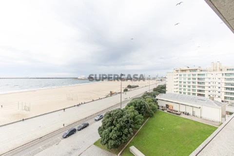 公寓 3 卧室 在 Rua de Roberto Ivens, Matosinhos, Matosinhos