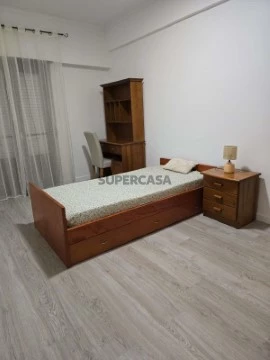 Chambre au Avenida Gomes Pereira, Benfica, Lisboa
