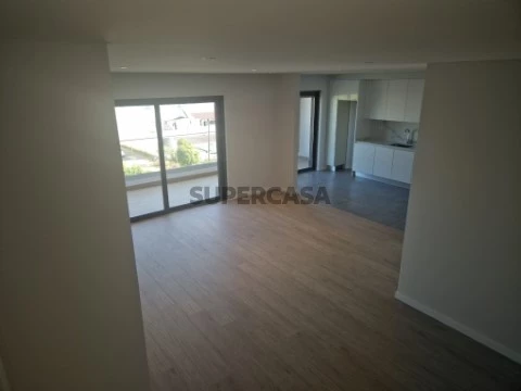 Apartamento T2 Novo no Montenegro