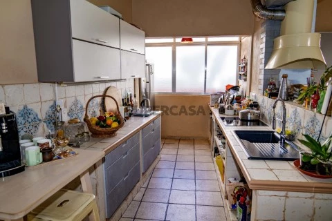 Prédio T6 com AL ativo na da Baixa de Faro