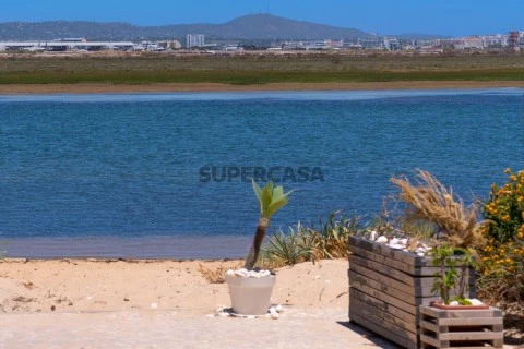Restaurante na Praia de Faro