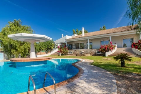Moradia com 6 quartos, jardim, 2 piscinas, Estoi - Faro