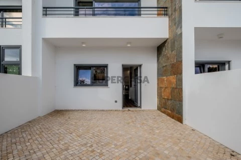 Moradia, Ericeira, A Casa das Casas