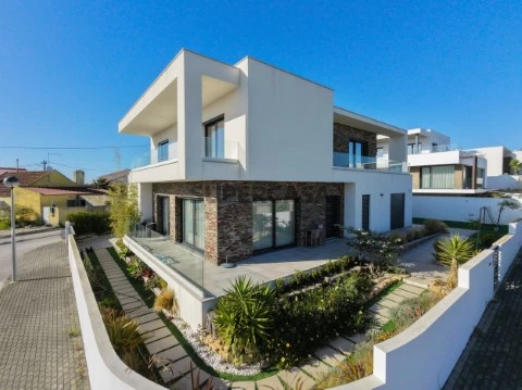 Moradia, A Casa das Casas