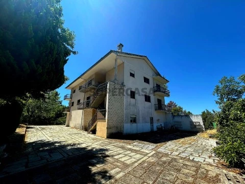 Moradia Sernancelhe