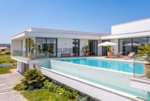 Moradia de Luxo com piscina na Natureza junto ao Mar (54)