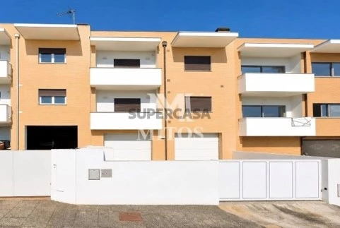 Haus 4 Zimmer auf Barroselas, Viana do Castelo