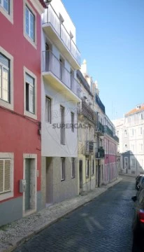 Duplex T1 em Santo António, Lisboa