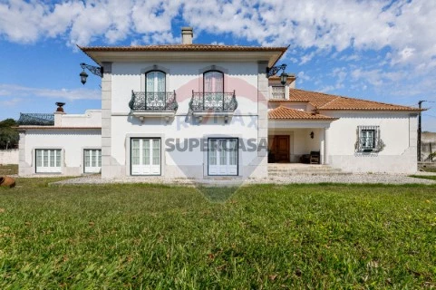 Maison 4 Chambres au Bucelas, Loures