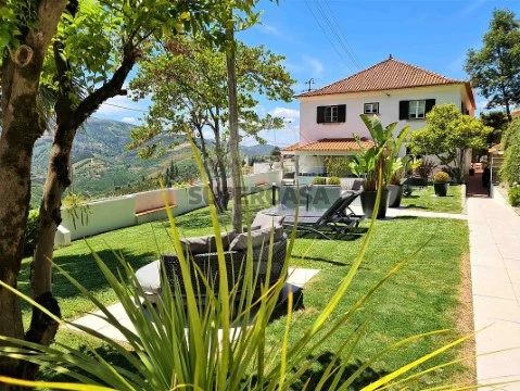 Moradia T10 em Cerdeira e Moura da Serra, Arganil com De luxo, Vídeo