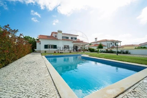Moradia T5 em São João Baptista e Santa Maria dos Olivais, Tomar