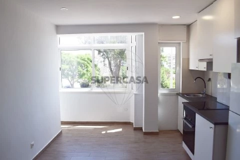 Apartamento T1 em Venteira, Amadora