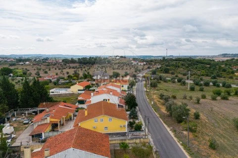Terreno em São João Baptista e Santa Maria dos Olivais, Tomar