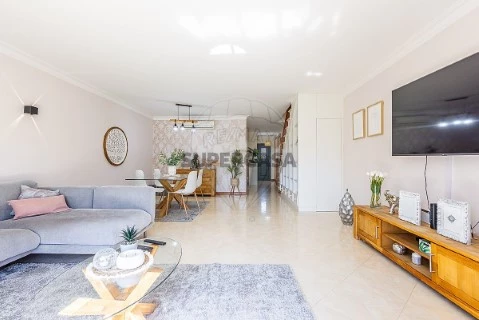 Moradia T4 em Vale de Santarém, Santarém