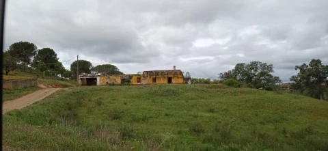 Terreno com viabilidade de construção para Parque Temático