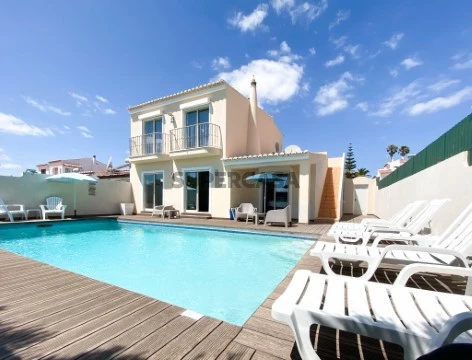 Villa with pool for sale in Lagos Portugal