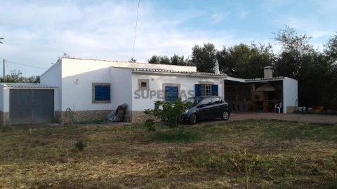 Propiedade com Moradia e projecto aprovado para Turismo rural em Bensafrim/Lagos/Algarve/Portugal.