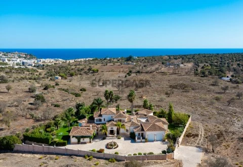 Moradia 4 quartos, com piscina e vista mar , ao pé do campo de Golf em Lagos_47