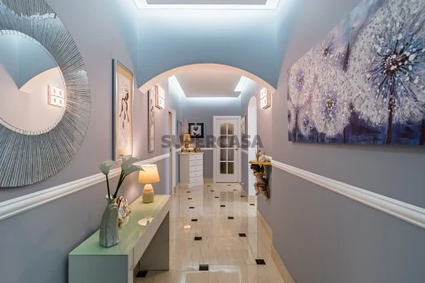 Luxurious flat by the sea with sea and pool views, in Lagos/Algarve/Portugal.