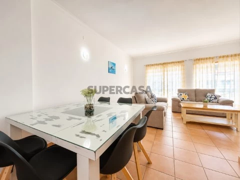 Arrendamento anual, apartamento com 3 quartos em Lagos,Algarve.