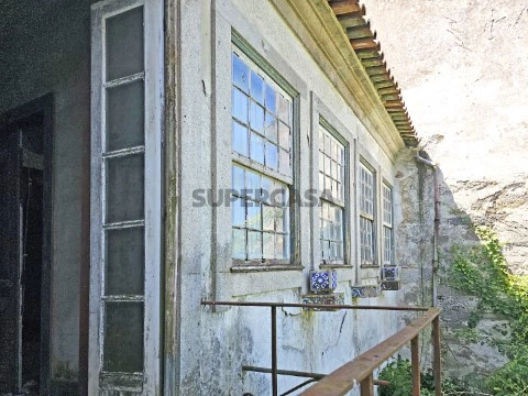 Vianaazul - Edificio a recuperar en el centro histórico de Viana do Castelo
