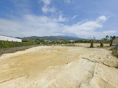 Vianaazul - Terreno com 1575,10 m2 com PIP aprovado para construção de moradia, Seara, Ponte de Lima
