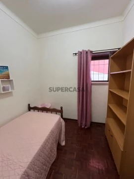Quarto - Junto à Faculdade de Desporto - Coimbra