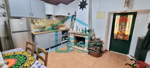 Living room and kitchen in open space with 17 m²