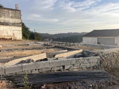 Moradia T2 em Construção, Centro de Turquel