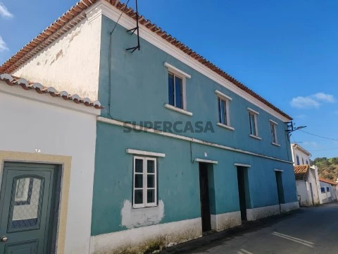 Edifício Habitacional e Garagem para Venda no Centro de Santana da Serra, Ourique.