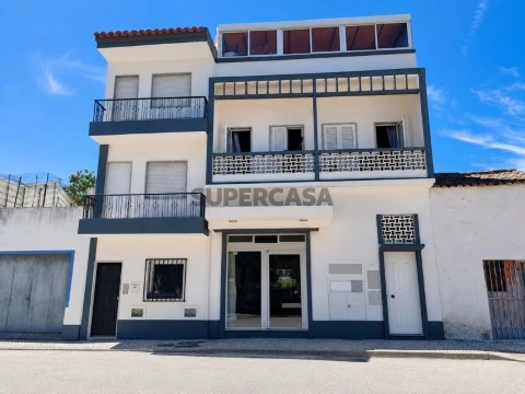 Edifício Comercial, Restaurante e Residencial com Licença de Alojamento Local , Algoz, Silves