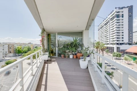 5-Zimmer-Wohnung mit Terrasse im Parque das Nações