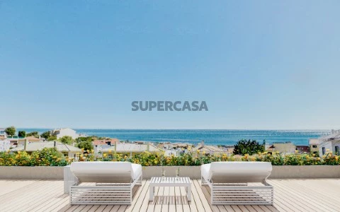 Detached 4 bedroom villa in modern condominium