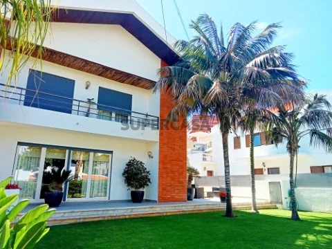 Einfamilienhaus in Oeiras