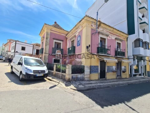 Prédio 12 quartos - Baixa de Faro