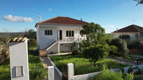 Moradia T3 em Benafim-10