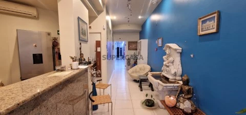Loja, 4 quartos, Faro - ERA Faro São Brás Imobiliária