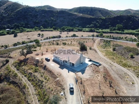 New Detached Villa with 4 Bedrooms and Pool in Silves