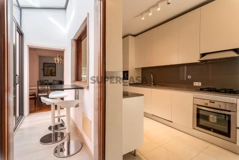 6-Bedroom Residence in Central Faro - A Truly Rare Find!