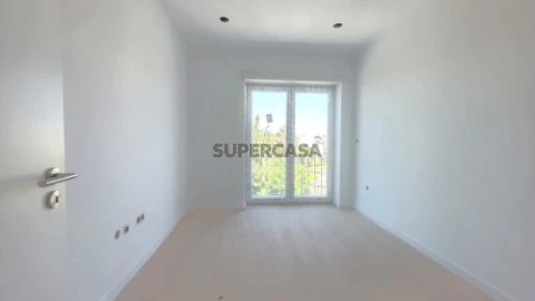 Apartamento T2 em Águas Livres, Amadora