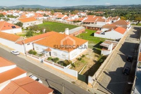 Moradia T7 em Vila Nova da Baronia, Alvito